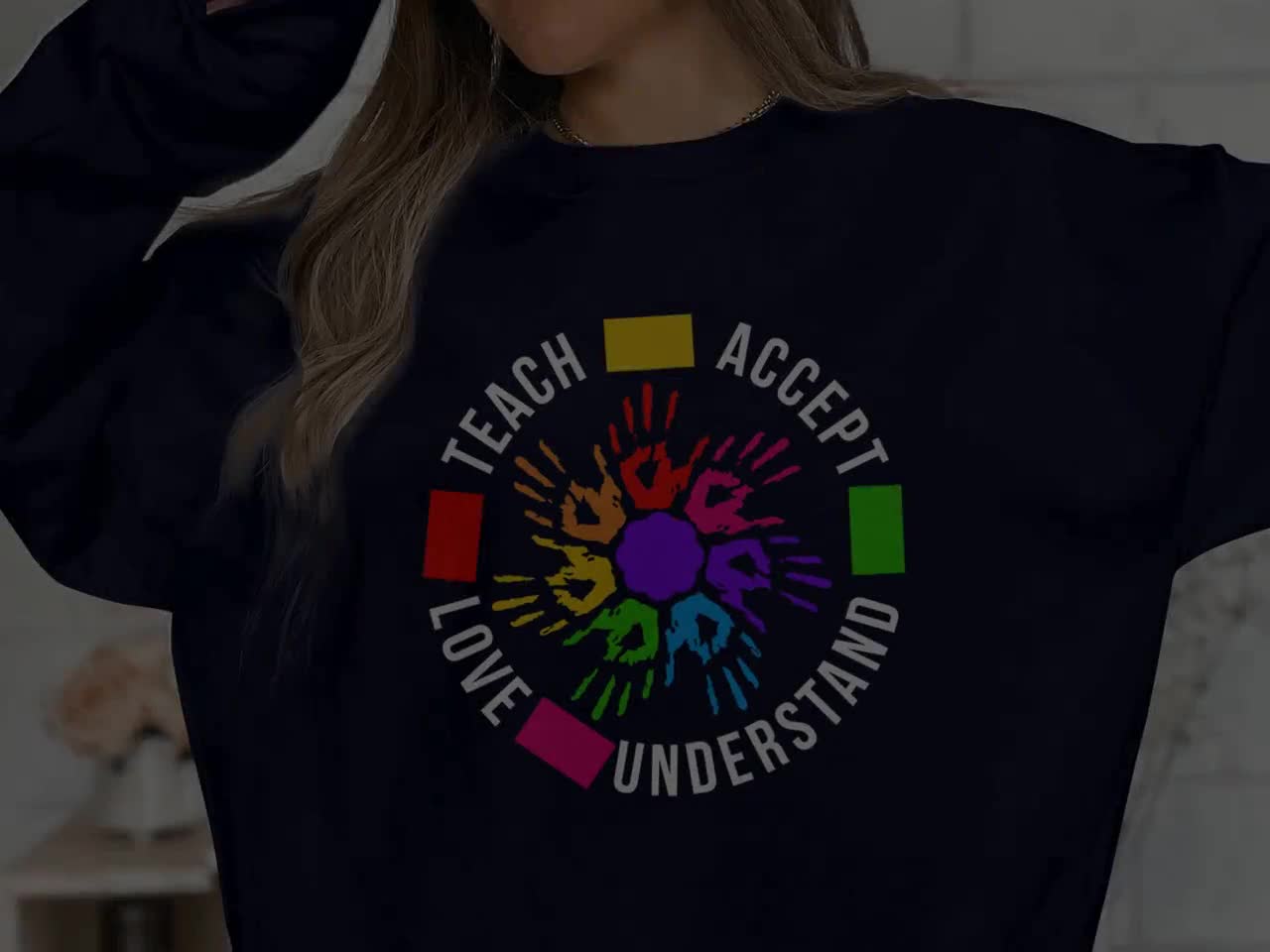 EXTREME カラフル手形 Tシャツ Lサイズ カラフルな手形の円形デザインのTシャツまたはスウェットシャツ